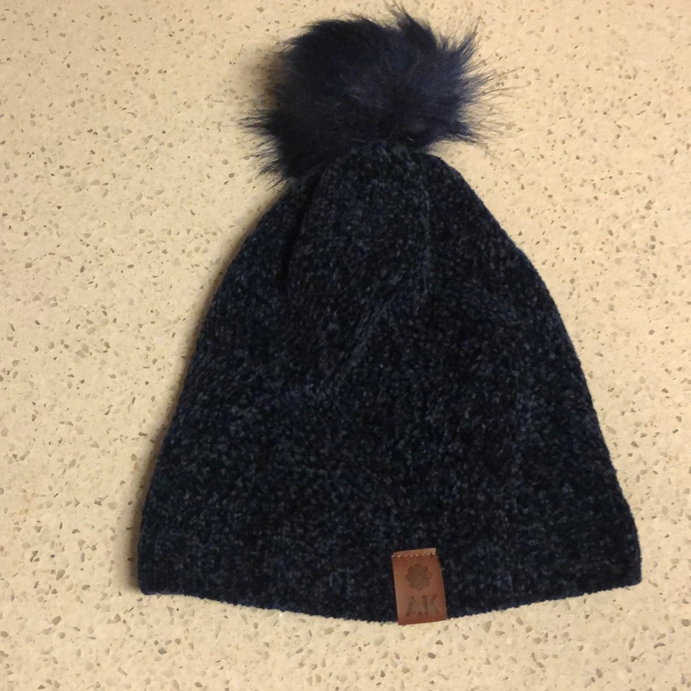 Navy Blue Beanie! Perfect For this Weather
